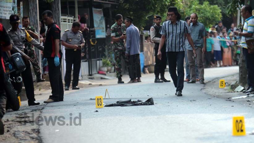 Polisi Olah TKP Ledakan Bom di Pasuruan - Bagian 2