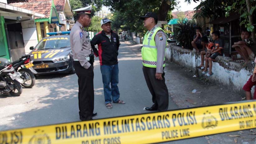 Lokasi Ledakan Bom Pasuruan Masih Dijaga Ketat - Bagian 4