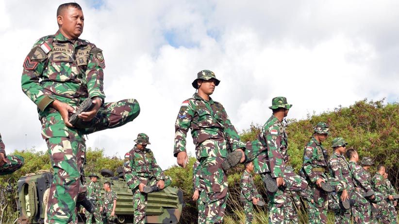 Prajurit Korps Marinir Indonesia dan Amerika Berlatih Evakuasi di Laut - Bagian 10