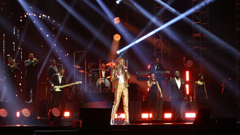 Tampil Perdana di Indonesia, Celine Dion Hibur Ribuan Penggemar - Bagian 2