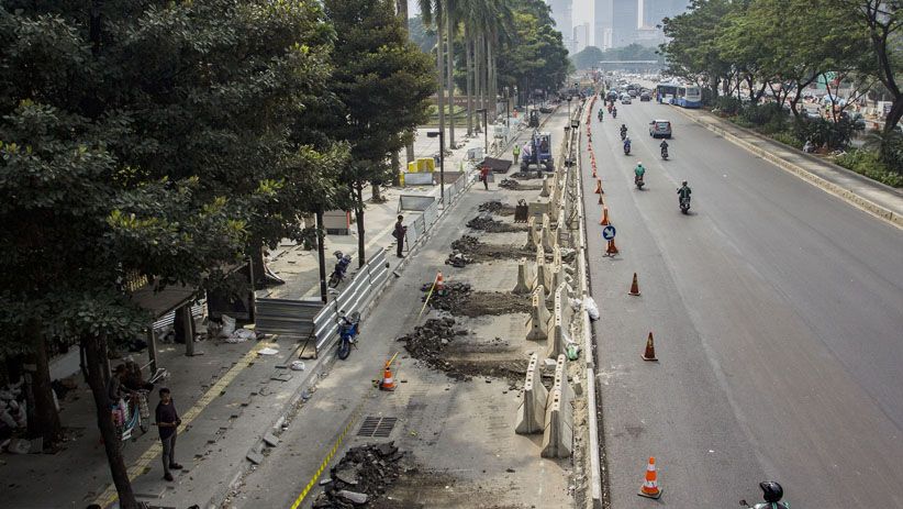 Trotoar Jalan Jenderal Sudirman Harus Selesai 31 Juli 2018 - Bagian 1