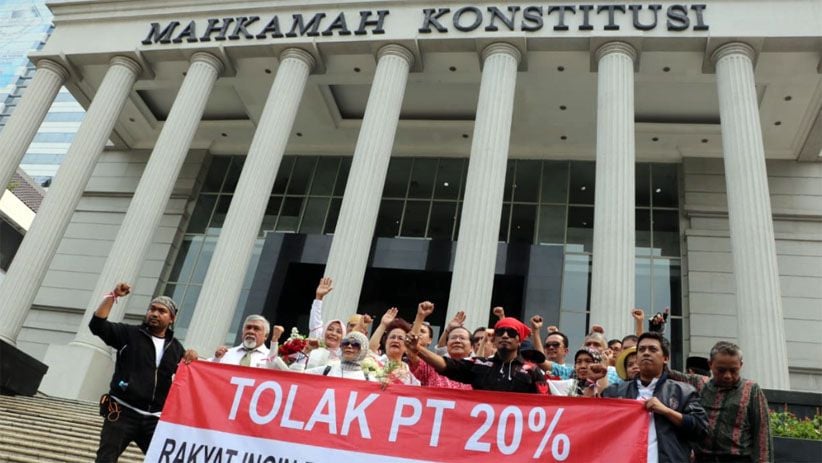 Rizal Ramli Kirim Bunga untuk Hakim MK yang Setuju PT Nol Persen - Bagian 4