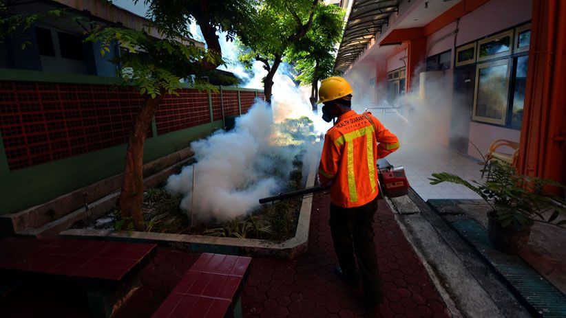 Jelang Kedatangan Jamaah, Asrama Haji Embarkasi Surabaya Di-fogging - Bagian 6