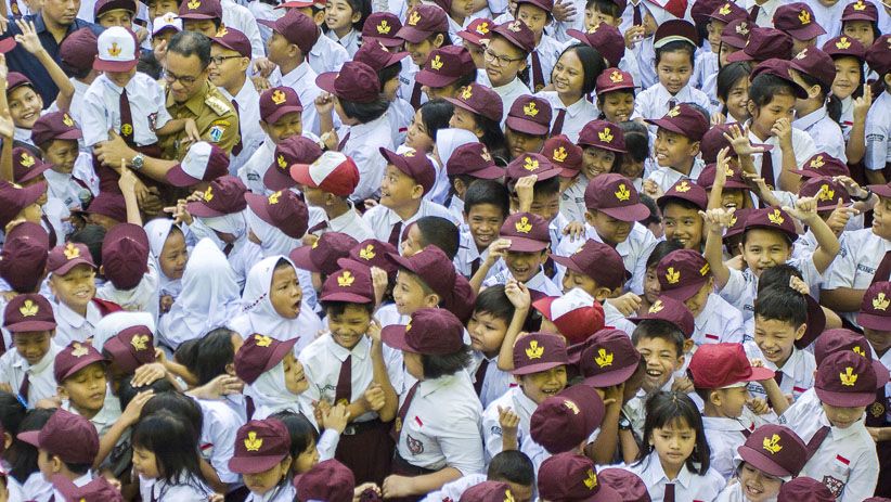 Gubernur Anies Tinjau Kegiatan Hari Pertama Masuk Sekolah - Bagian 2