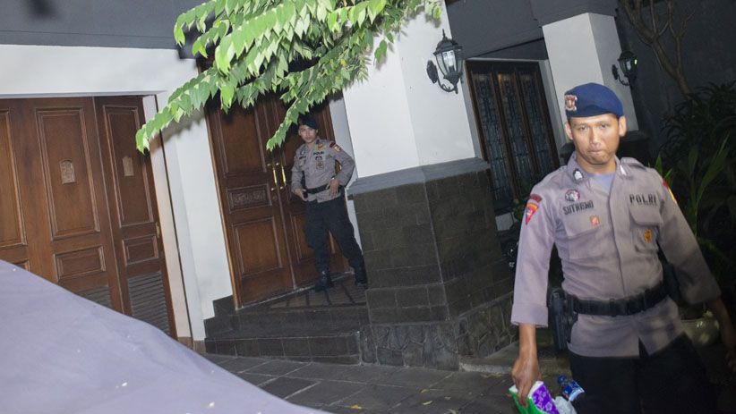 KPK Geledah Rumah Dirut PLN Sofyan Basir - Bagian 3
