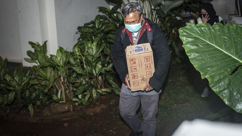 KPK Geledah Rumah Dirut PLN Sofyan Basir - Bagian 2