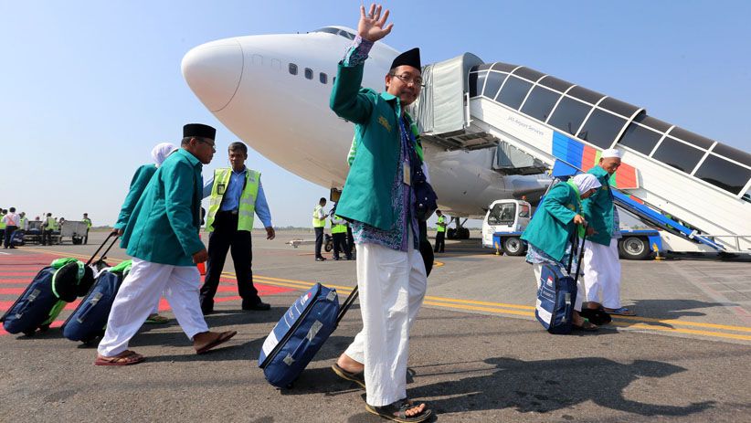 Kloter Pertama Jamaah Calon Haji Embarkasi Surabaya Berangkat ke Tanah Suci - Bagian 2