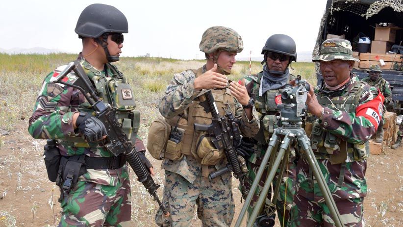 Sejarah, Prajurit Marinir TNI AL Latihan Menembak Meriam Howitzer 105 Mm di Hawaii - Bagian 7