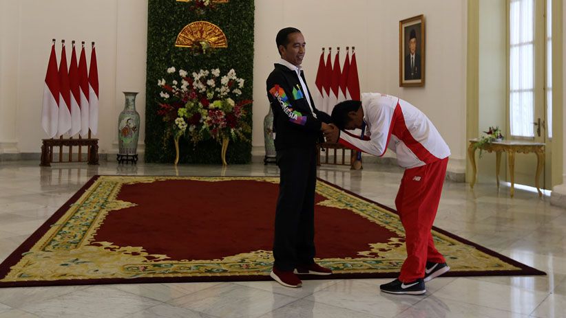 Presiden Jokowi Ajak Lalu Muhammad Zohri Keliling Istana Bogor - Bagian 8