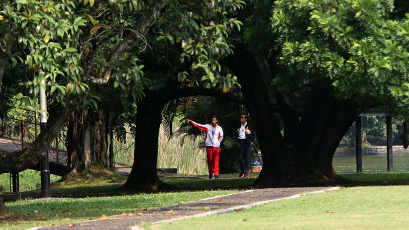 Presiden Jokowi Ajak Lalu Muhammad Zohri Keliling Istana Bogor - Bagian 3