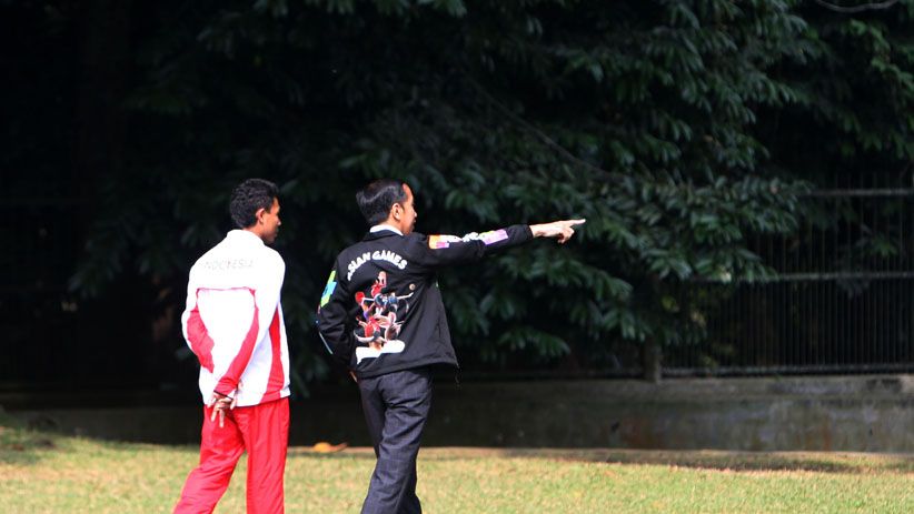 Presiden Jokowi Ajak Lalu Muhammad Zohri Keliling Istana Bogor - Bagian 4