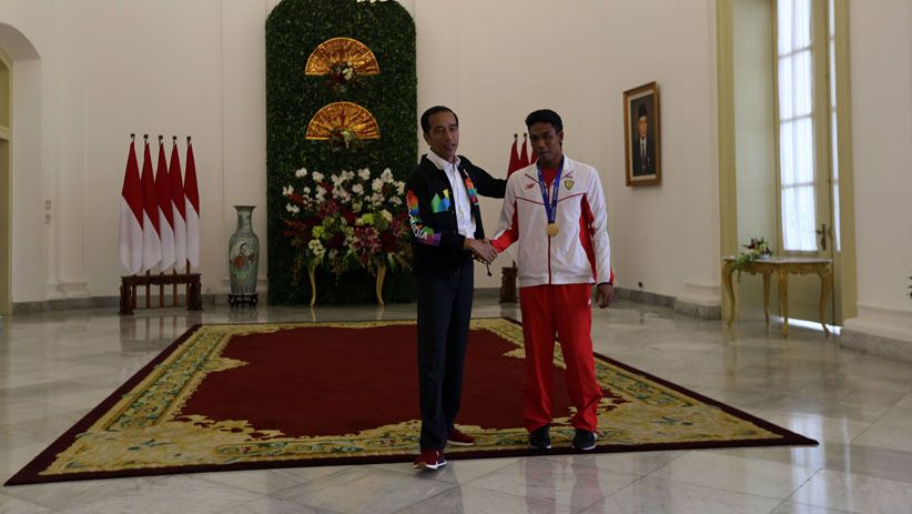 Presiden Jokowi Ajak Lalu Muhammad Zohri Keliling Istana Bogor - Bagian 7