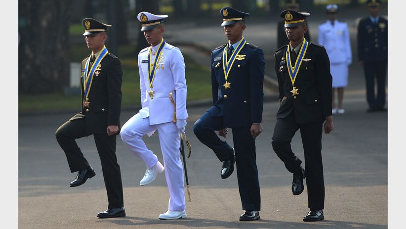Presiden Jokowi Lantik 724 Perwira Remaja TNI-Polri - Bagian 2