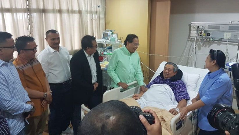 Rizal Ramli Jenguk SBY di RSPAD - Bagian 4