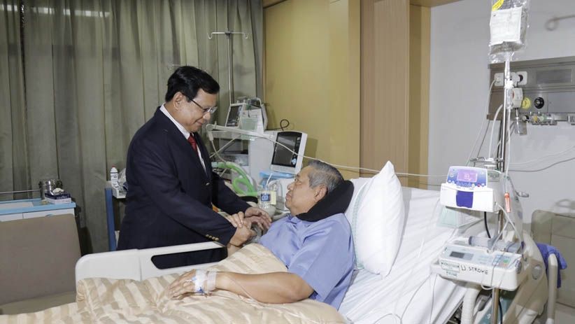 Jokowi-JK Jenguk SBY di RSPAD Gatot Subroto - Bagian 3