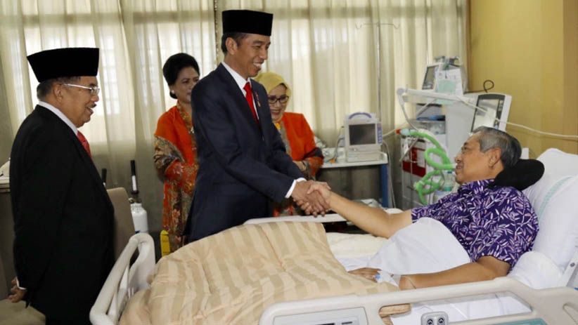 Jokowi-JK Jenguk SBY di RSPAD Gatot Subroto - Bagian 4