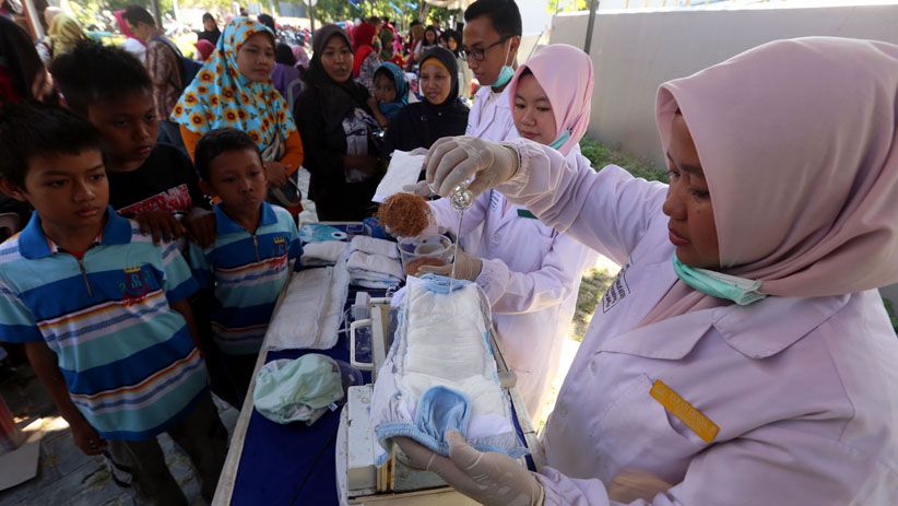 Mahasiswa UM Surabaya Ciptakan Popok Bayi Berbahan Sabut Kelapa - Bagian 2