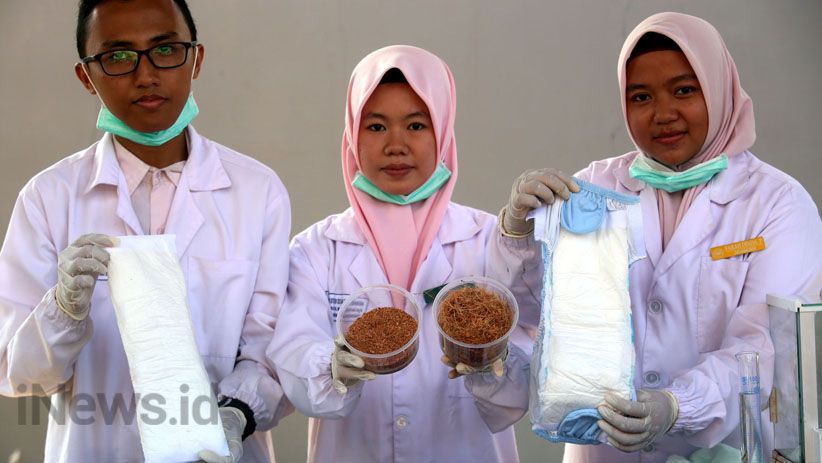 Mahasiswa UM Surabaya Ciptakan Popok Bayi Berbahan Sabut Kelapa - Bagian 3
