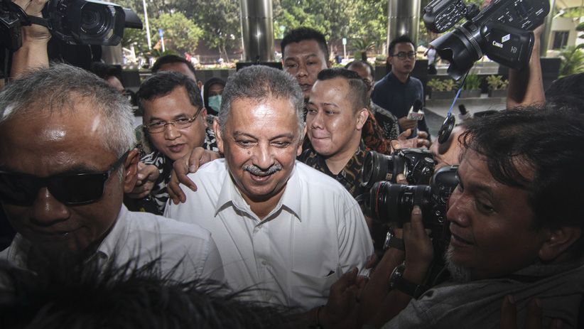 Dirut PLN Sofyan Basir Diperiksa KPK - Bagian 1