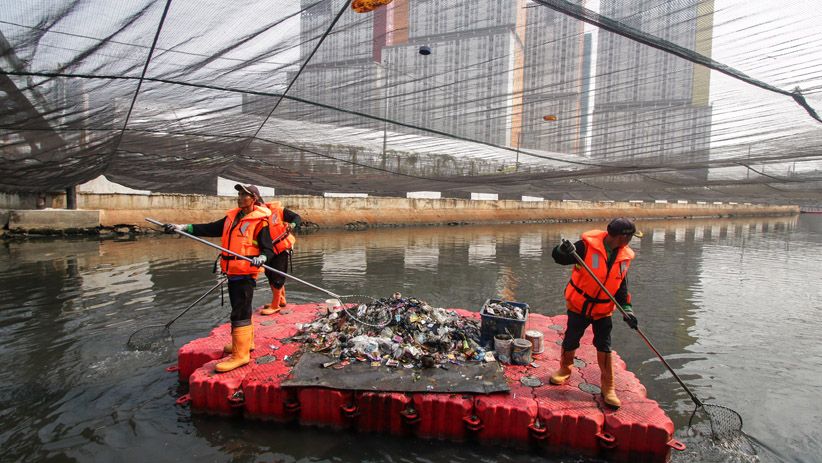 Kali Item Ditutup Jaring untuk Mengurangi Bau, LIPI: Kurang Efektif - Bagian 1