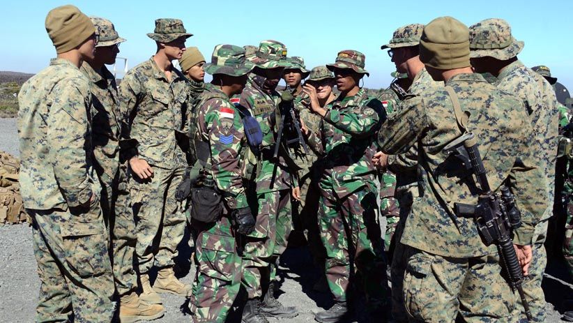 Marinir Indonesia-Amerika Berlatih Menembak Senjata Bantuan di Hawaii - Bagian 10