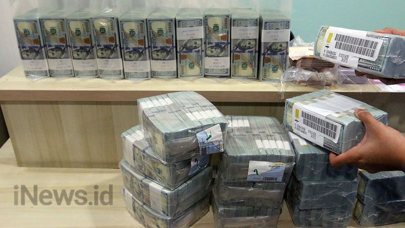 Rupiah Ditutup Menguat 13 Poin ke Posisi Rp14.482 per Dolar AS - Bagian 2