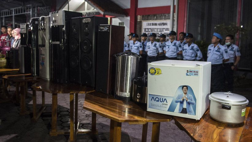 Hasil Sidak Lapas Sukamiskin, Uang Ratusan Juta dan Barang Mewah Disita - Bagian 2