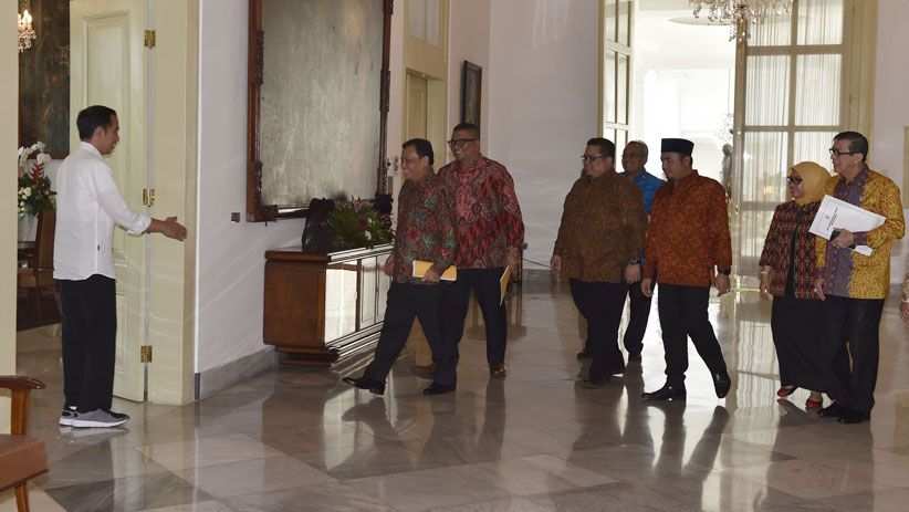 Bawaslu Lapor Hasil Pengawasan Pilkada 2018 ke Presiden Jokowi - Bagian 3