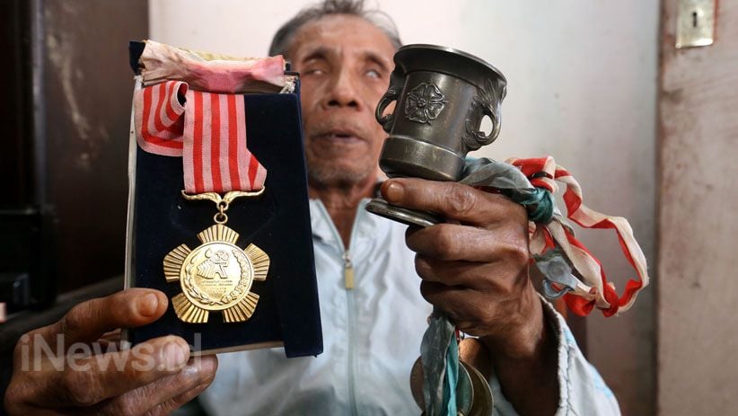 Menpora Kunjungi Mantan Altet Tunanetra di Surabaya - Bagian 9