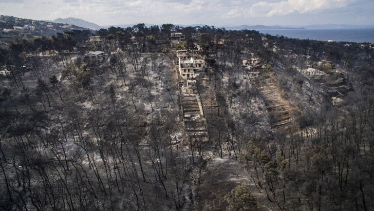 Foto-Foto Kebakaran Hutan di Yunani, 74 Orang Tewas  - Bagian 9
