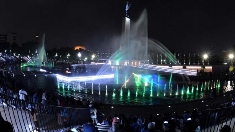 Melihat Keindahan Air Mancur Menari di Taman Lapangan Banteng - Bagian 1