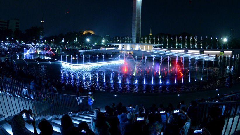 Melihat Keindahan Air Mancur Menari di Taman Lapangan Banteng - Bagian 2