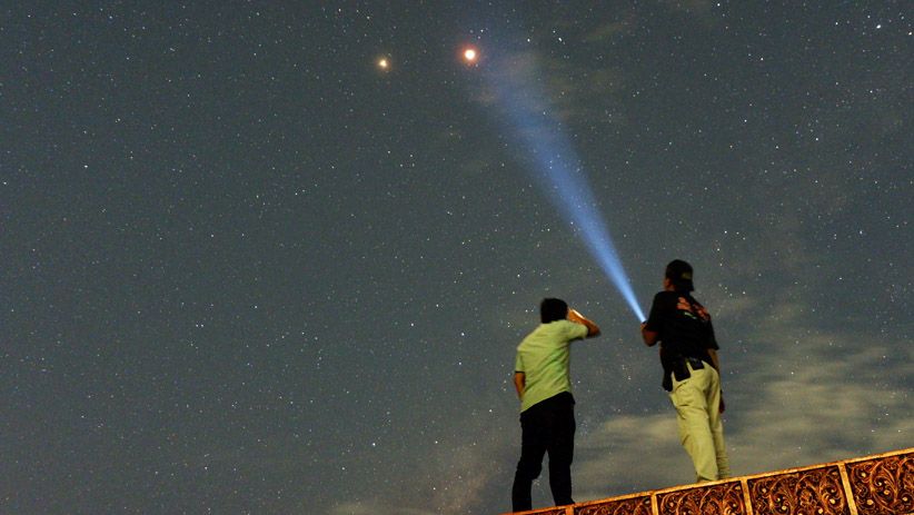Foto-Foto Gerhana Bulan Total Terlama Abad Ini - Bagian 4