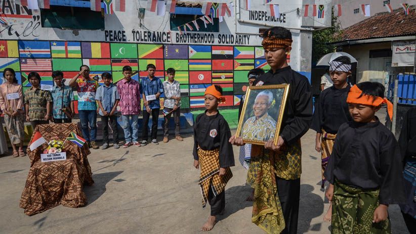 Sekolah Rakyat Iboe Inggit Garnasih Peringati 100 Tahun Nelson Mandela - Bagian 2