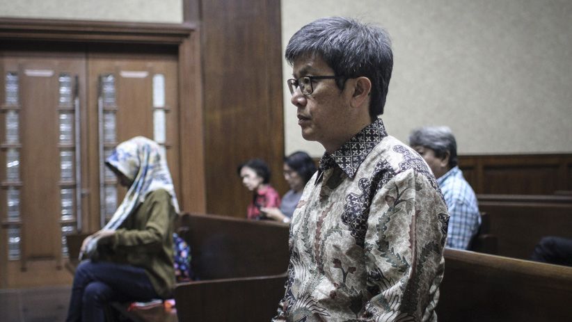 Terdakwa Kasus Korupsi E-KTP Anang Sugiana Divonis 6 Tahun Penjara - Bagian 3