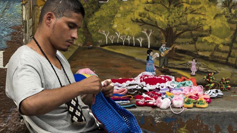 Anggota Geng Paling Ditakuti di Dunia Ini Ternyata Ahli Merajut - Bagian 4