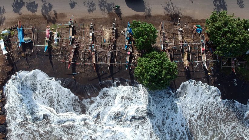Gelombang Masih Tinggi, Nelayan di Padang Belum Bisa Melaut - Bagian 1