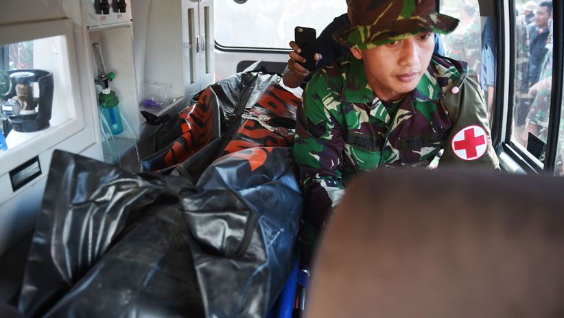 3 Pendaki yang Terjebak di Gunung Rinjani Dievakuasi dengan Helikopter - Bagian 4