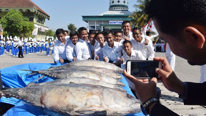 Menteri Susi Berikan 5 Ton Ikan Tuna untuk Pondok Pesantren Gontor - Bagian 2