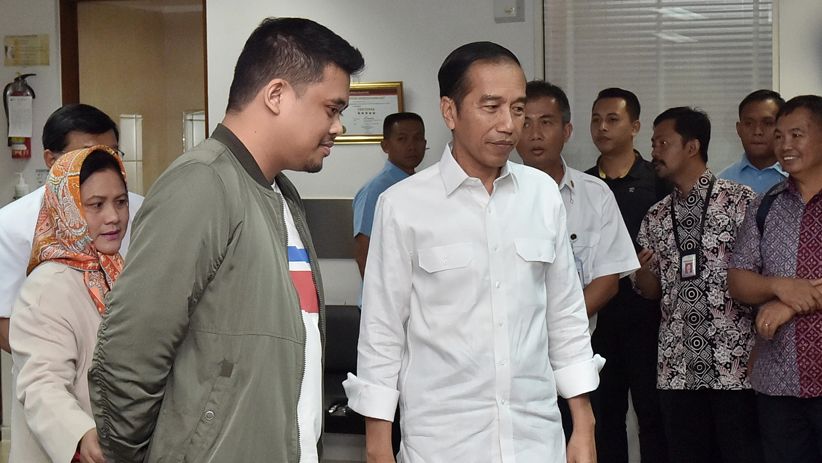 Pedagang Pasar Legi Solo Merayakan Kelahiran Cucu Presiden Jokowi - Bagian 2