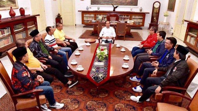 Momen Akrab Jokowi bersama 9 Sekjen Partai Pendukung - Bagian 2