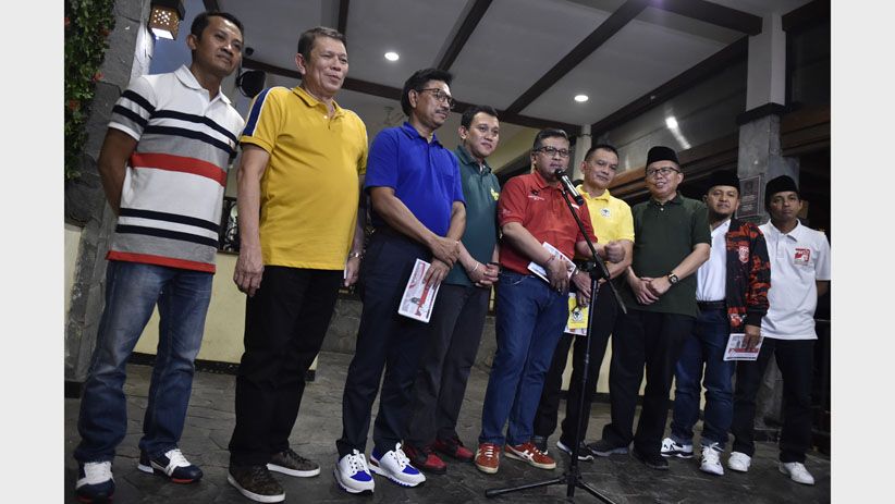 Momen Akrab Jokowi bersama 9 Sekjen Partai Pendukung - Bagian 5