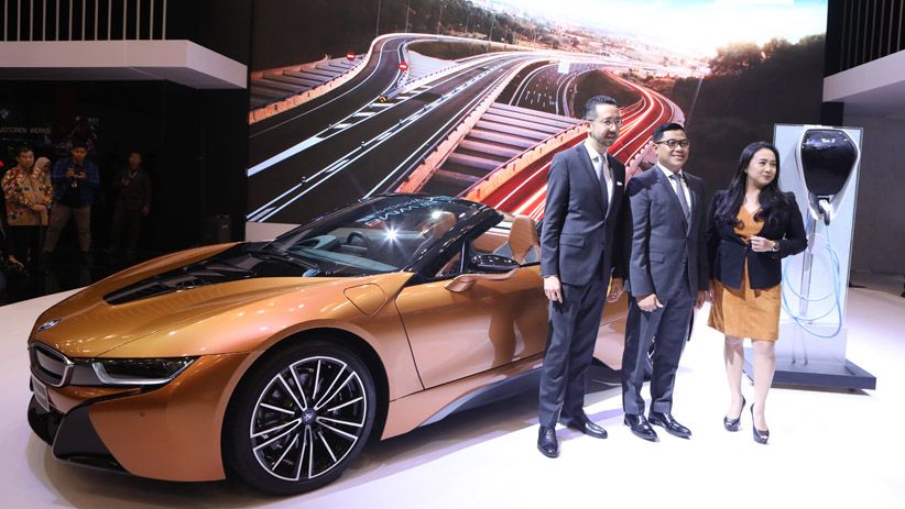 Ini Dia Mobil Listrik BMW i8 Roadster Seharga Rp3,9 M di GIIAS 2018 - Bagian 1