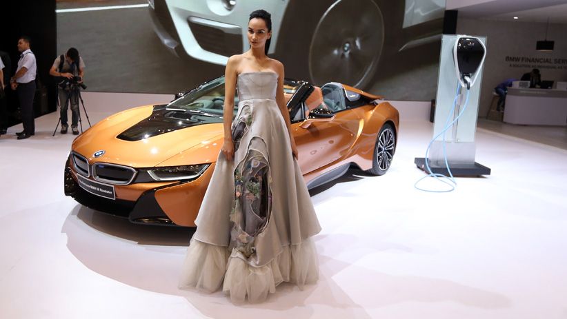 Ini Dia Mobil Listrik BMW i8 Roadster Seharga Rp3,9 M di GIIAS 2018 - Bagian 2