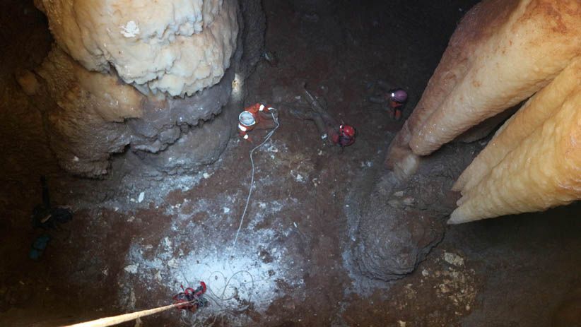 Gua yang Indah Ini Ditemukan di Bawah Tanah Milik Warga Desa Jadi - Bagian 1