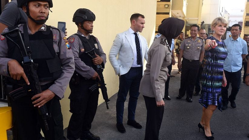 Menlu Australia Julie Bishop Cek Lokasi Teror Bom Polrestabes Surabaya - Bagian 3