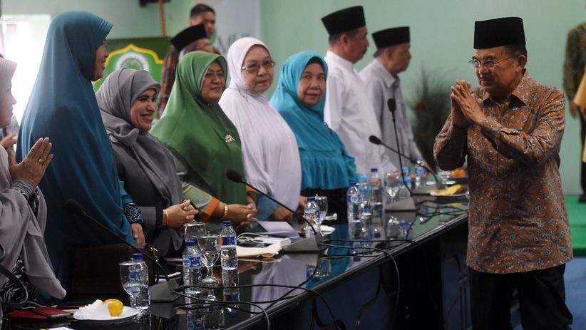 Wapres JK Hadiri Rapat Pleno Dewan Pertimbangan MUI - Bagian 1