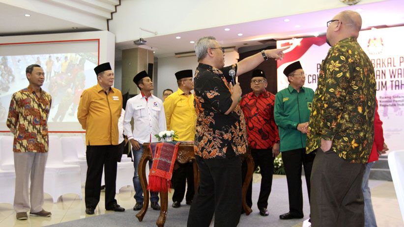 Sekjen Parpol Pendukung Jokowi Datangi KPU, Siapkan Pendaftaran Capres-Cawapres - Bagian 3