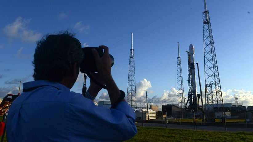 Foto Satelit Merah Putih Diluncurkan di Amerika Serikat - Bagian 2