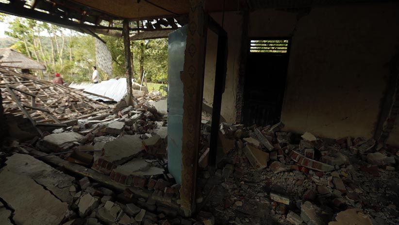 Akibat Gempa 7 SR, Desa di Lombok Utara Ini Hanya Tinggal Puing - Bagian 2